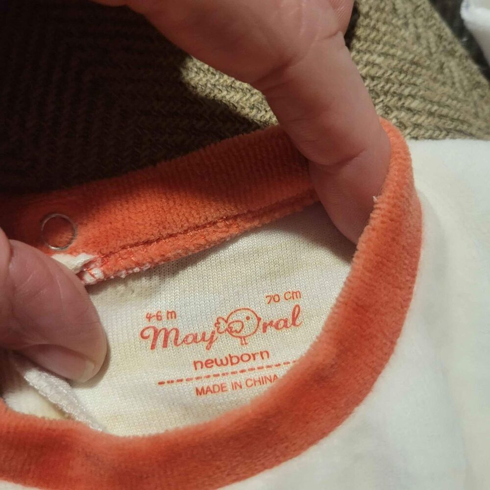 Vintage May Oral 4-6 mo velour sleeper - Picture 2 of 2